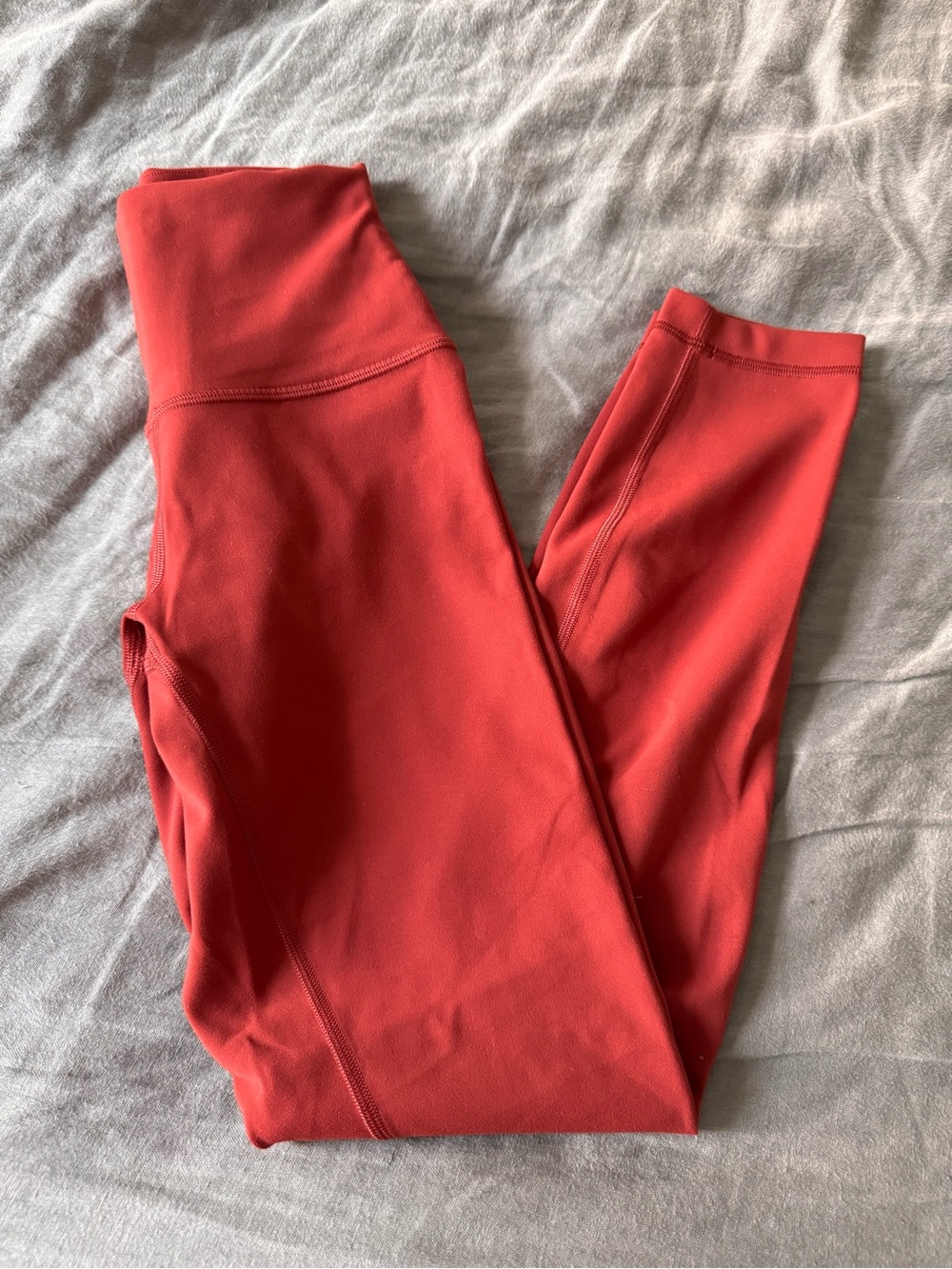 Lululemon Wunder Train Leggjngs in Red | Size 4 | Like New
